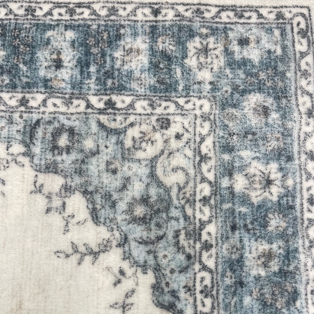Badgley Mischka Blue Elegant Rug with Soft Texture 31.5” x 20” - Picture 3 of 8